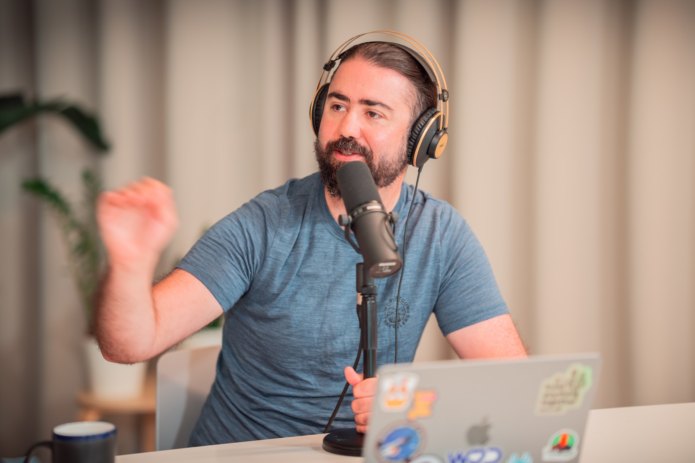 Damien Cavaillès en enregistrement podcast